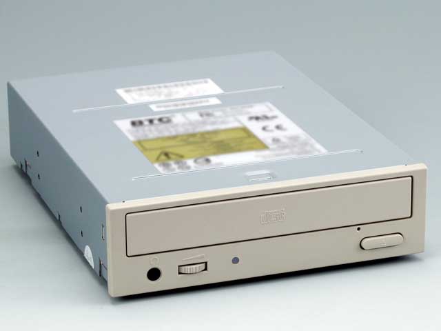 メルコ、52/24/52倍速対応CD-RWドライブなど