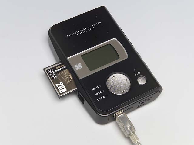 飛鳥、ポータブルフォトストレージ「Tripper Next」