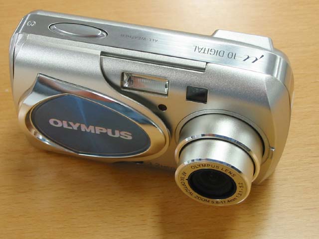 オリンパス、生活防水のコンパクトデジカメ「μ-10 DIGITAL」