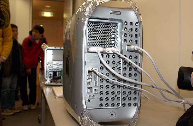 アップル、新PowerMac G4シリーズをデモ
