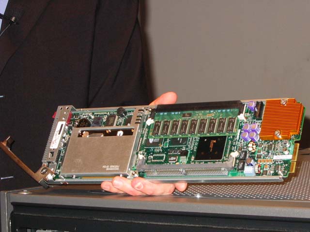 コンパック、ブレードサーバー「ProLiant BL」を発表