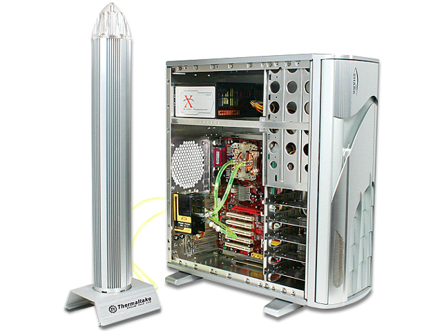 サーマルティク、ロケット型ラジエータ採用の水冷クーラー