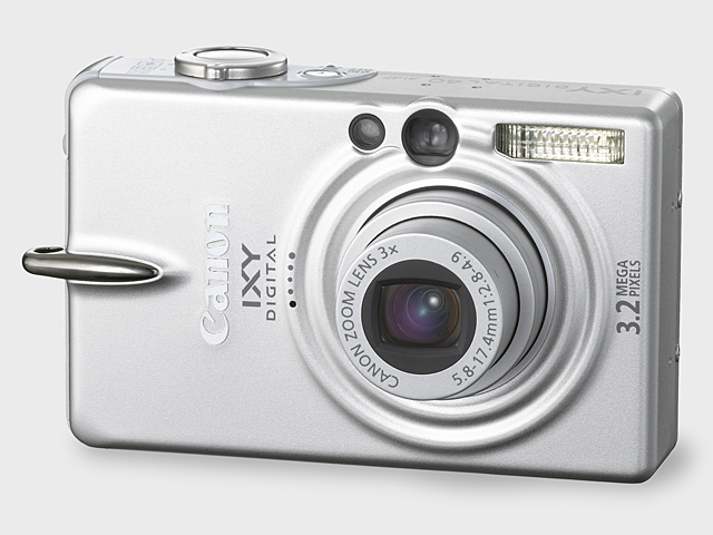 キヤノン、薄型ボディと大型液晶の「IXY DIGITAL 50/40」