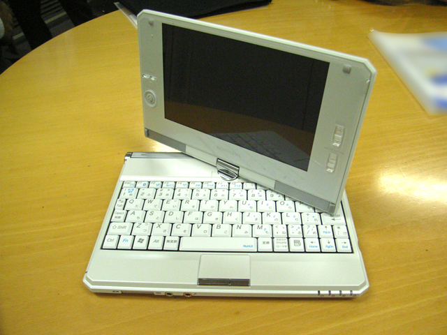 工人舎、小型ノートPC「SA1F00A」の白モデル