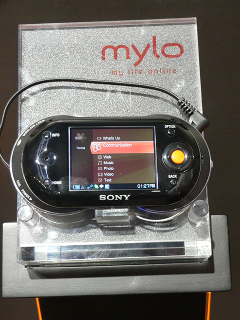 ソニー、新しい小型コミュニケーション端末「mylo」を公開