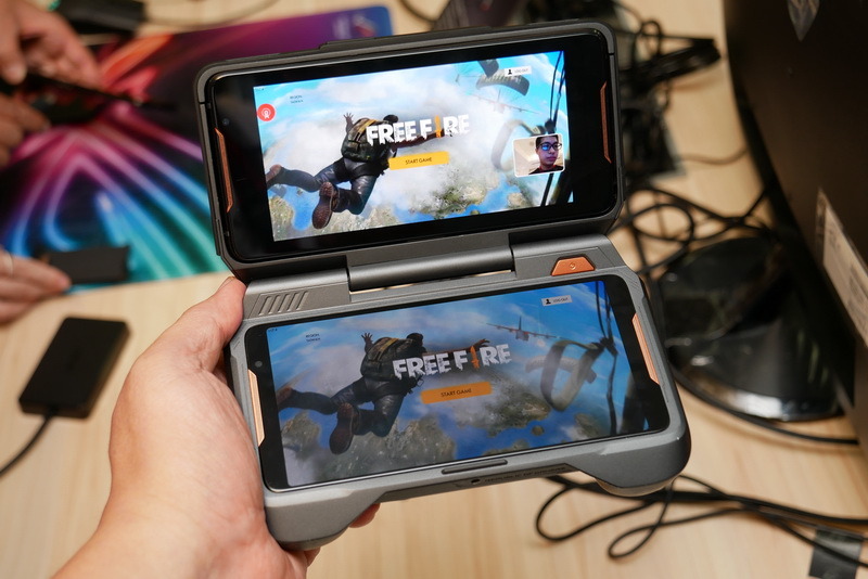 イベントレポート】ゲーミングスマホ「ROG Phone」の拡張ユニットを