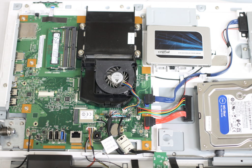 富士通ESPRIMO FH52/B1（FMVF52B1W）動作が遅いのでSSD交換 - パソコン