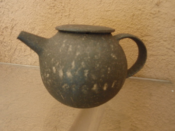 村上躍さんのポット : うつわ楓店主たより