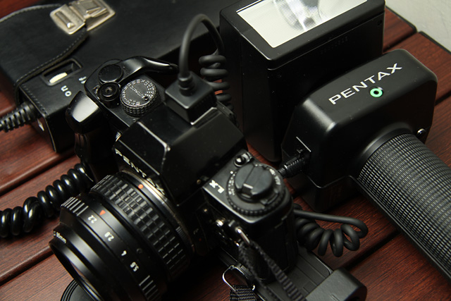 PENTAX AF400T 男のグリップストロボ : 少年カメラ