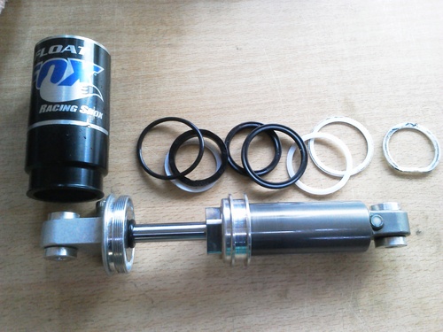 美品！【FOX】 FLOAT RP3 リヤサス 動作未確認 美品！【FOX】 FLOAT