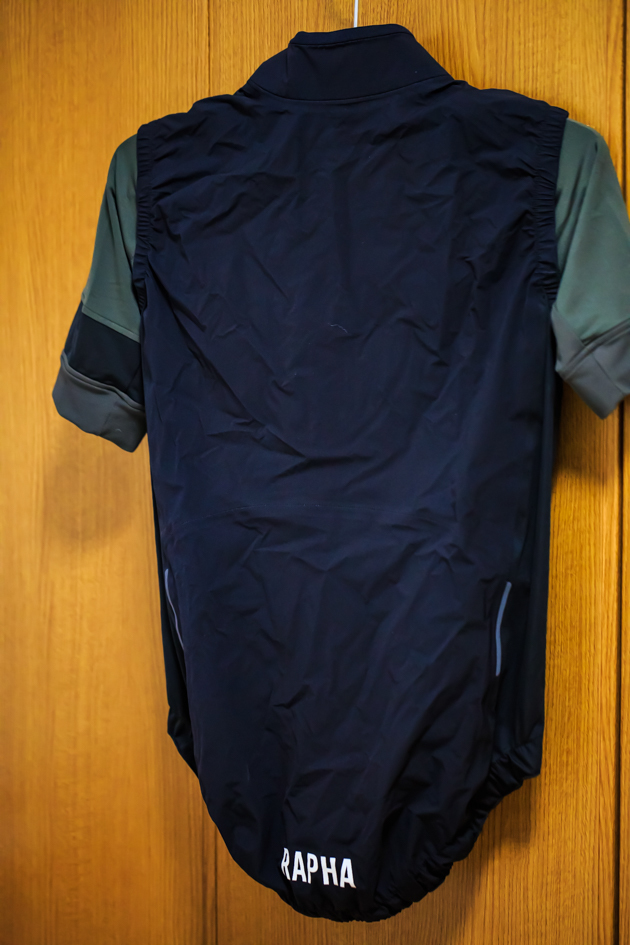 今年買ってよかった自転車アイテム その3 【Rapha Pro Team Rain Gilet