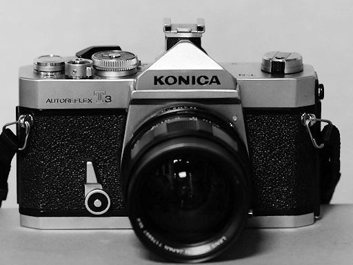 銀塩一眼レフ・クラッシックス（3）KONICA AUTOREFLEX T-3 : 【匠の