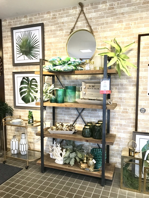 アシュレイ（家具店）壁かけフレーム