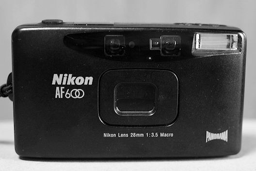 銀塩コンパクト・クラッシックス(2) NIKON MINI/ハリネズミ : 【匠の