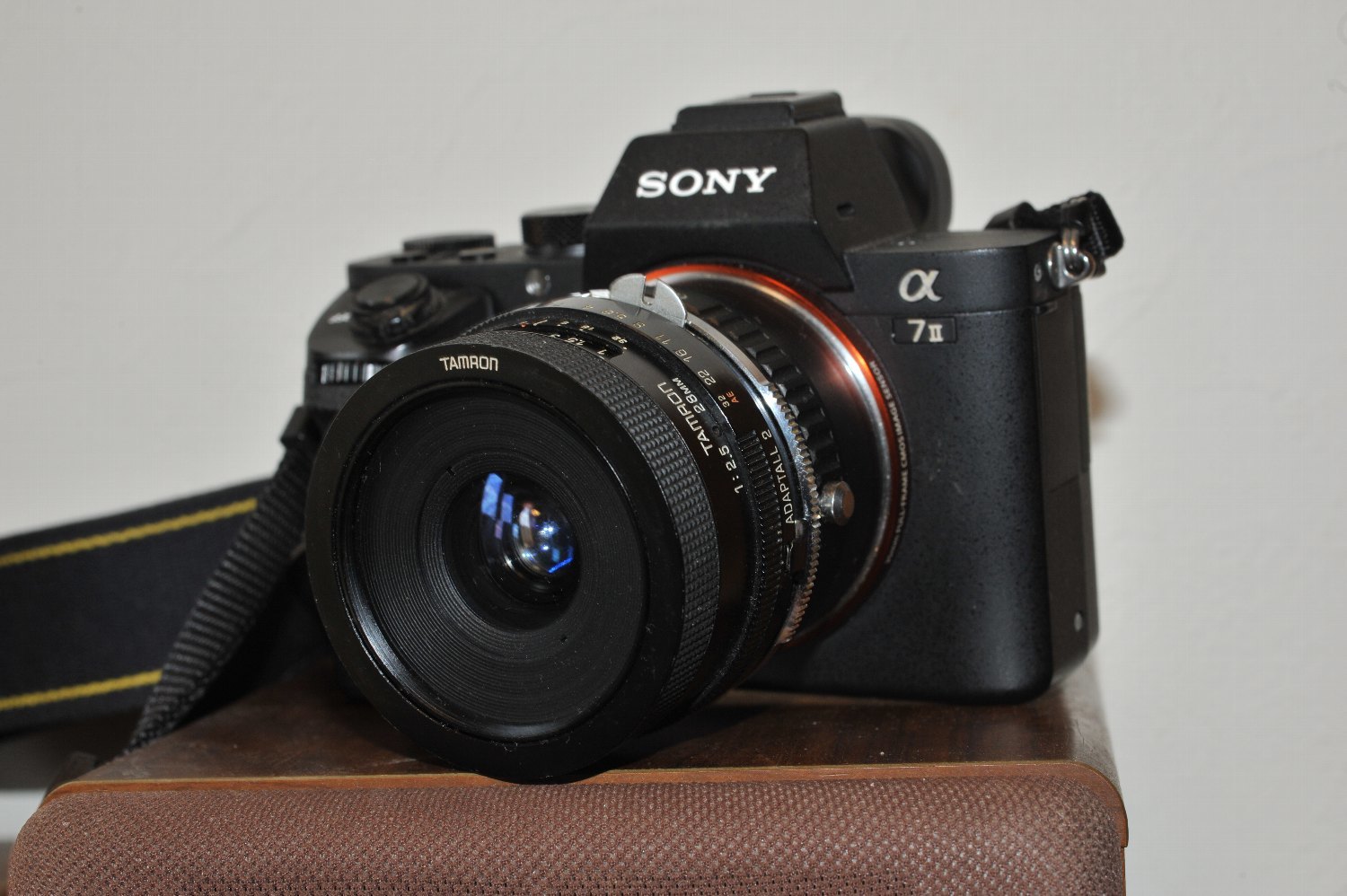 タムロン 28mm F2.5 で カメラを撮る : nakajima akira's photobook