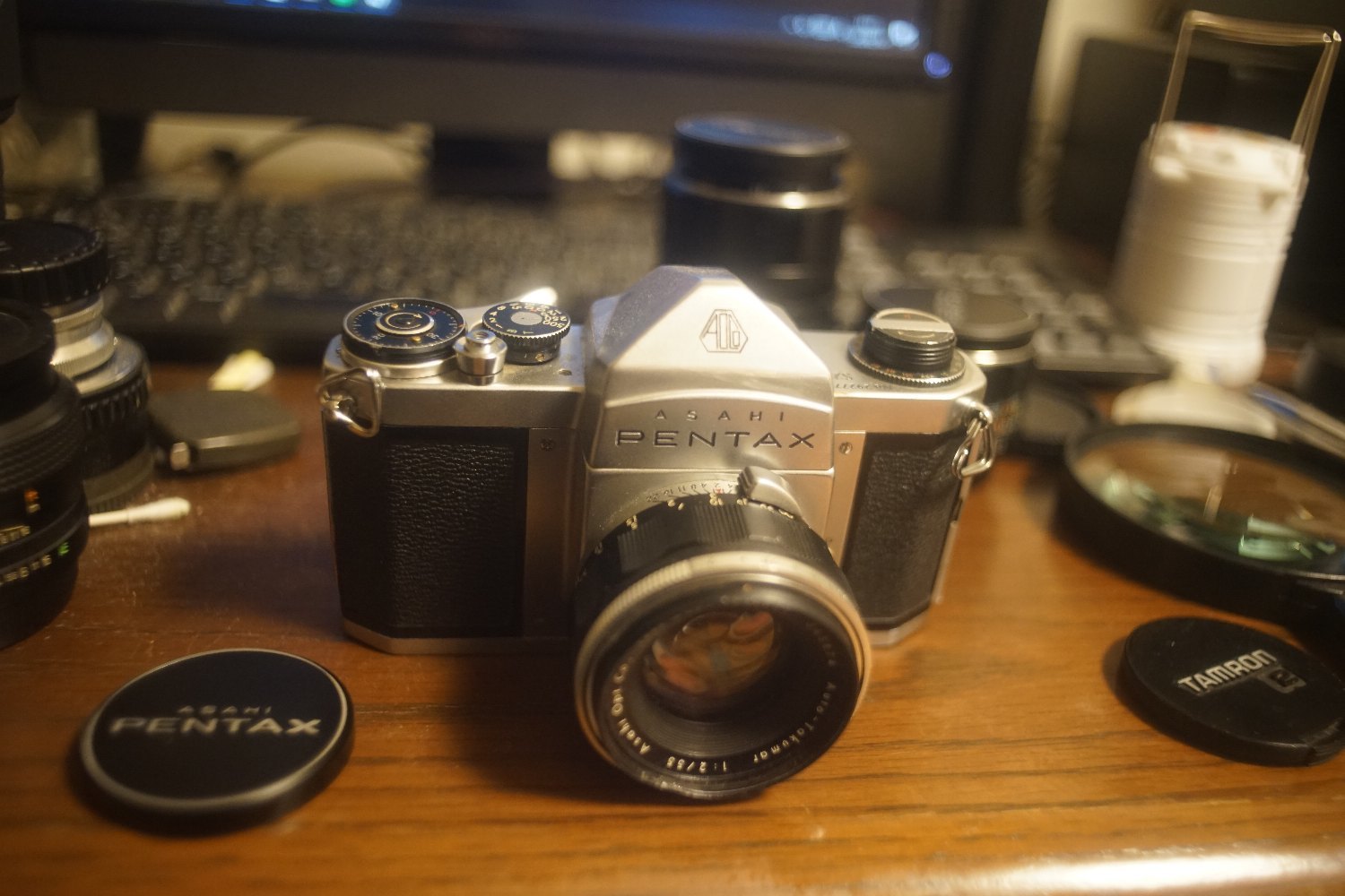 タムロン 28mm F2.5 で カメラを撮る : nakajima akira's photobook