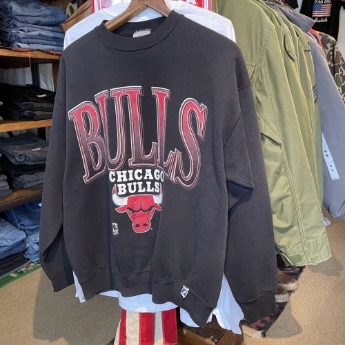 90s NBA CHICAGO BULLS(シカゴ ブルズ) スウェット、アニマル柄ビッグ