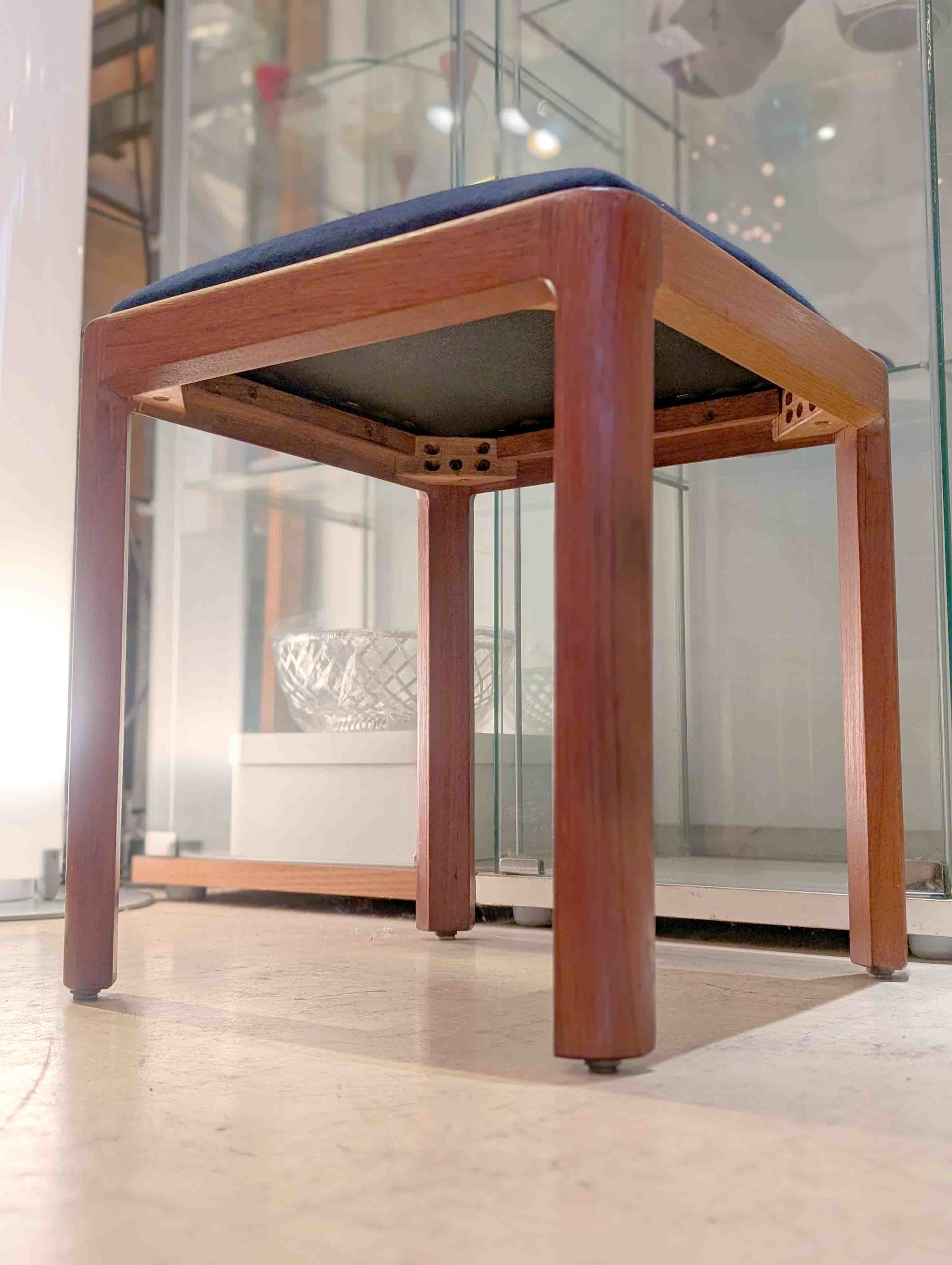 Japan Vintage】青林製作所 / チーク材スツール が入荷しました【目黒