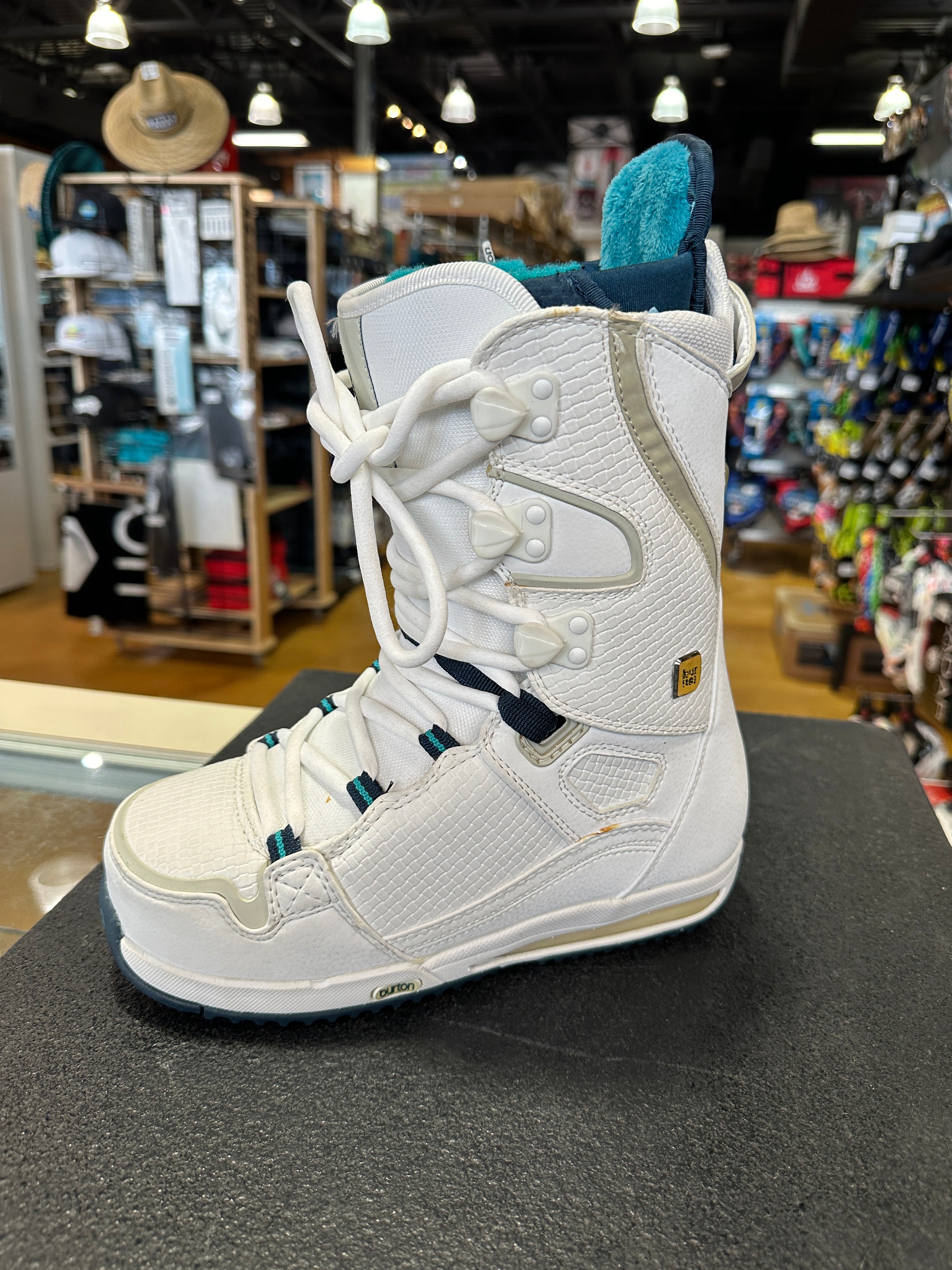 Burton Women's Sapphire Boot 6 - White — Performance Ski & Surf
