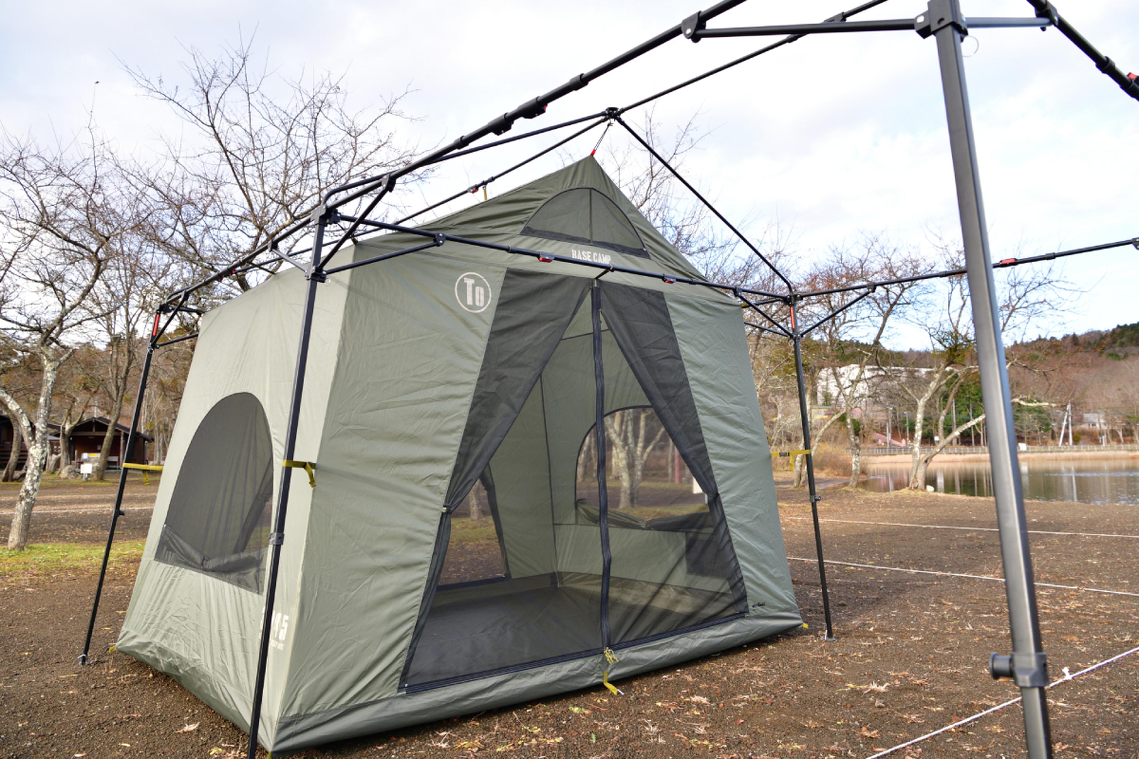 WILD THINGS」の変幻自在なテント＆タープがキャンプシーンに多数登場