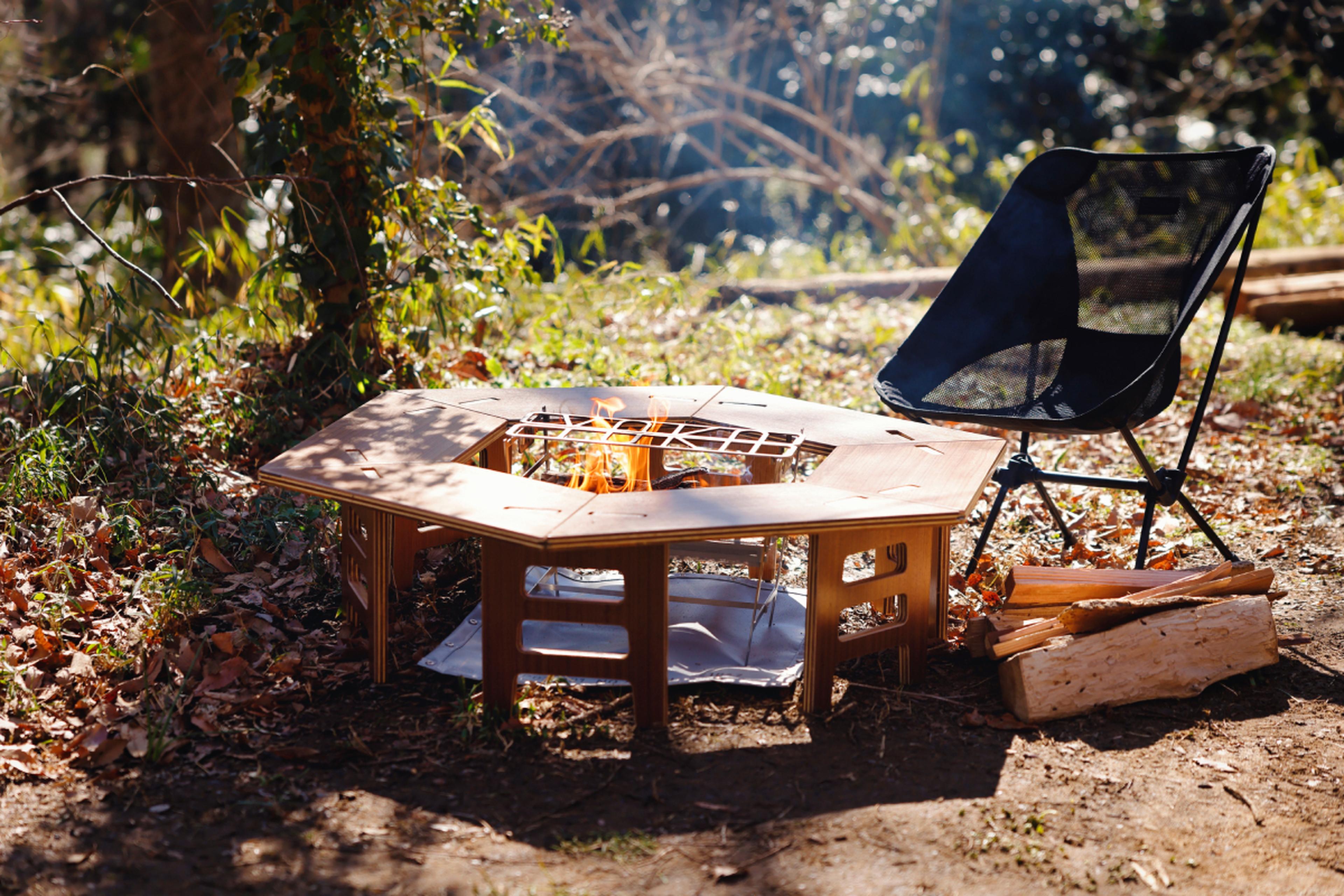 機能美の鬼！“2WAY”で収まらない職人ワザのウッドテーブル | キャンプ