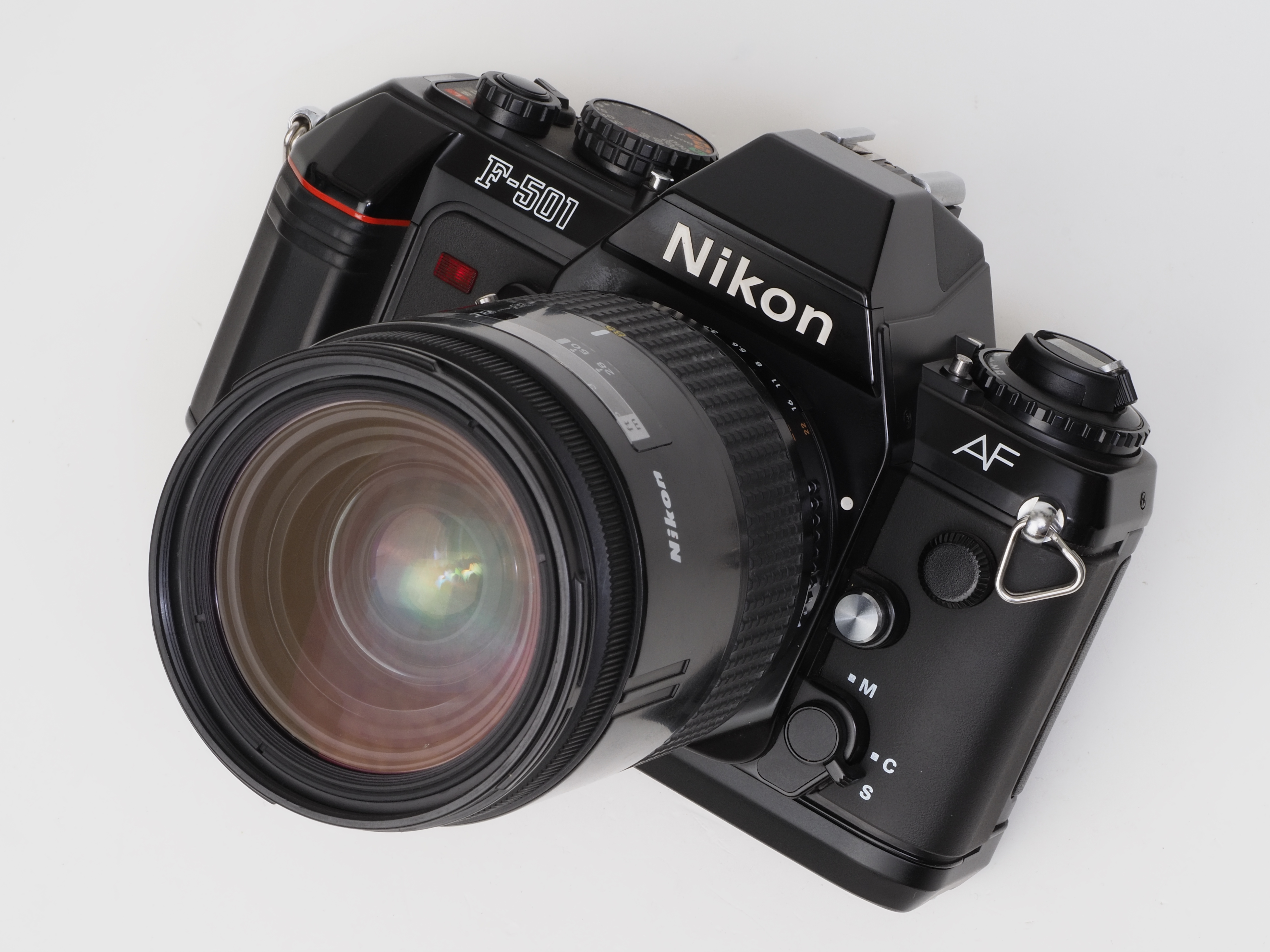 赤城耕一：第40回 ニコン初の本格派AF一眼レフ！ 「ニコンF-501