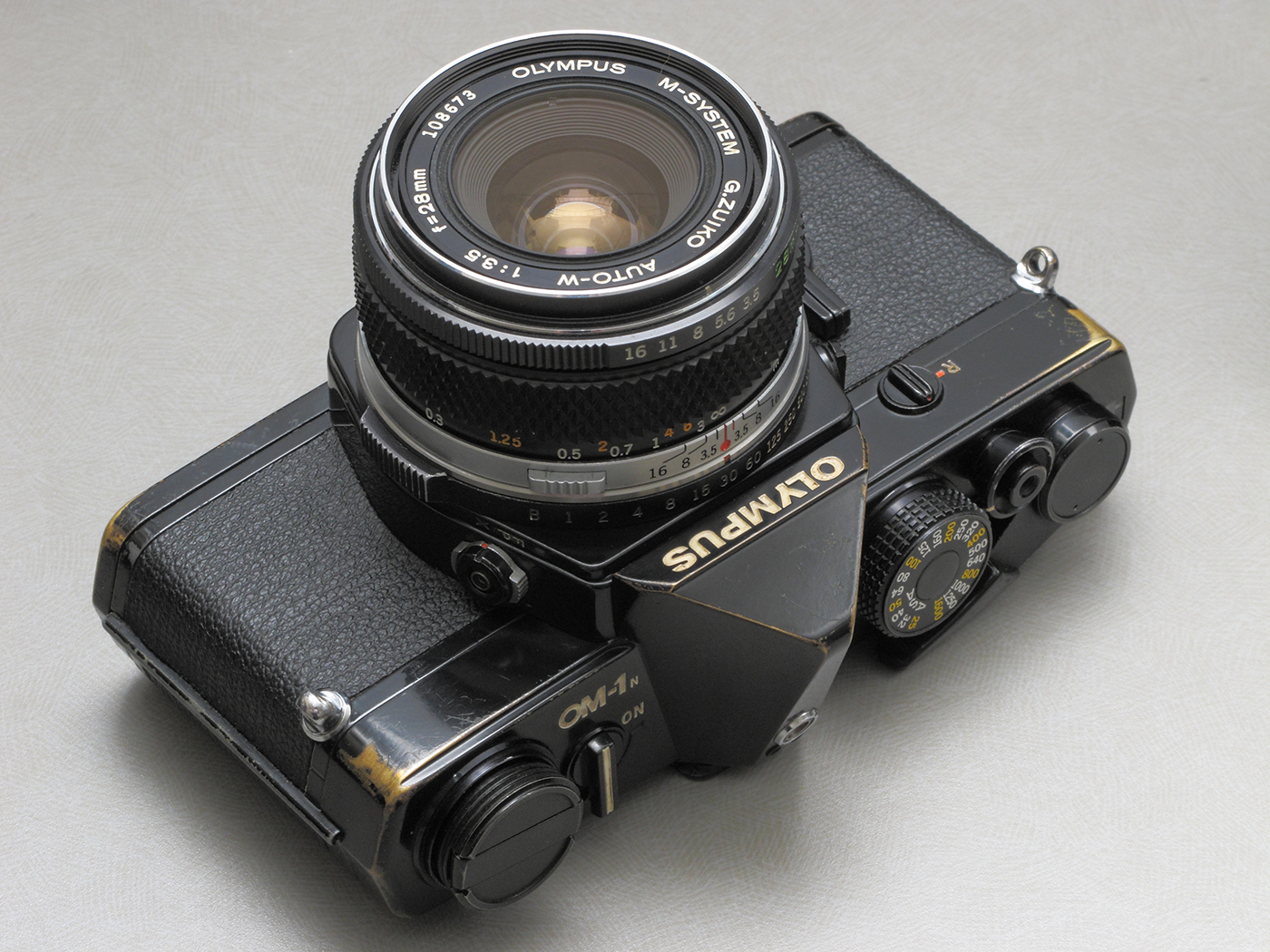 赤城耕一：第15回 「大きく、重く、シャッター音が大きい」一眼レフの