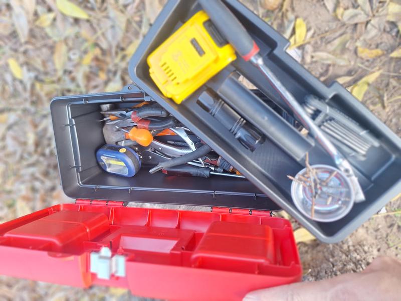 CRAFTSMAN 16-in W x 7.137-in H x 8.12-in D Black Plastic Tool Box