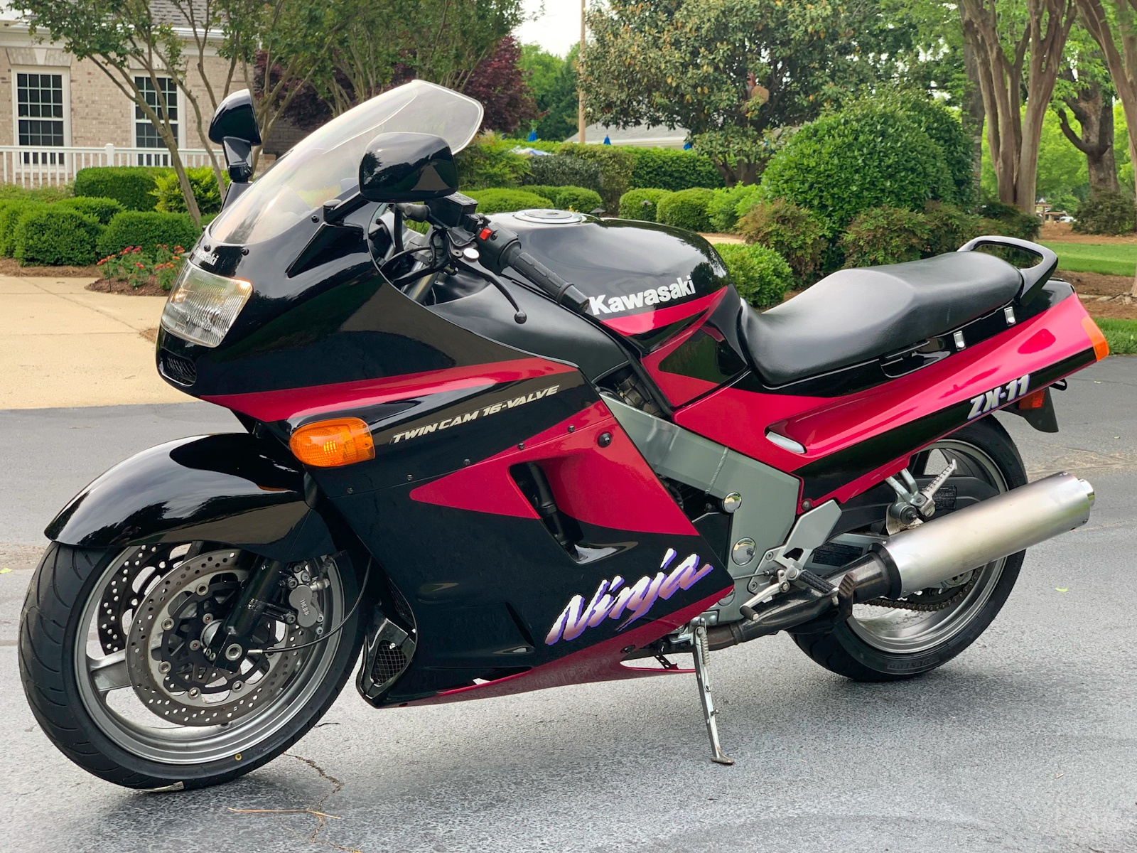 1991 Kawasaki Ninja ZX-11 – Iconic Motorbike Auctions