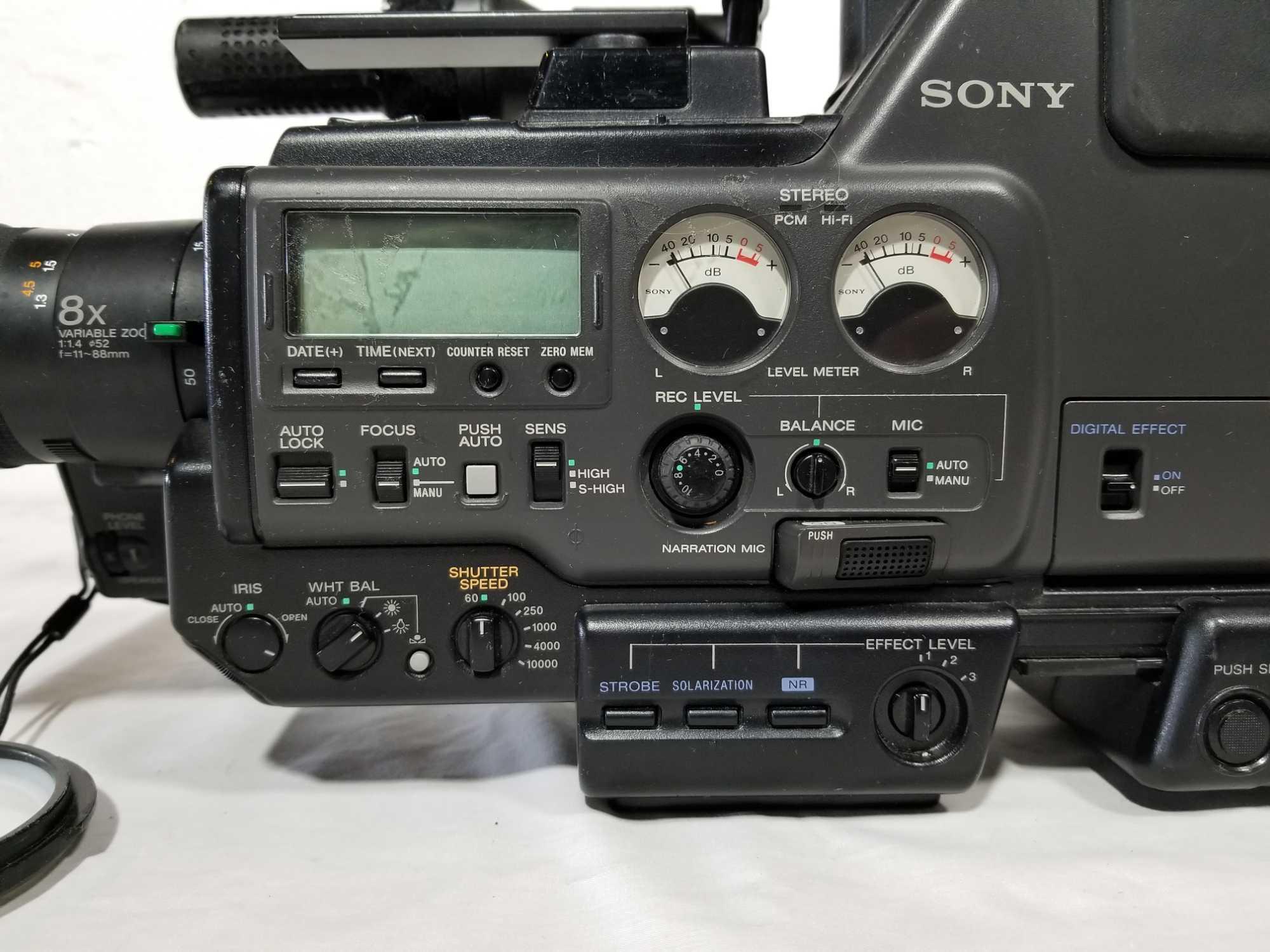 Sony CCD-V5000 Video Hi8 Pro Video Camera Rec | Audio/Visual