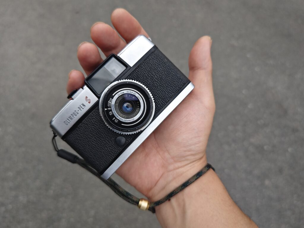 魅惑のハーフカメラ】その10 オリンパスペンS(3.5)レビュー