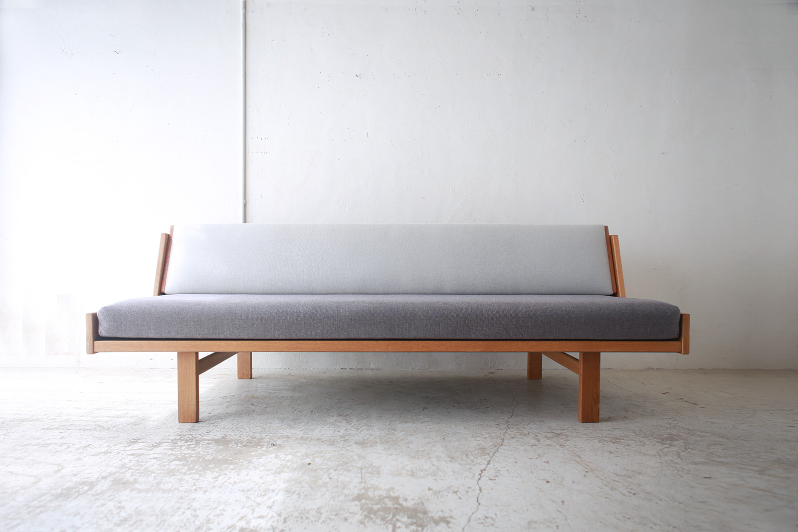 Daybed Sofa / GE258 by Hans J Wegner | phono | 金沢 北欧 中古家具