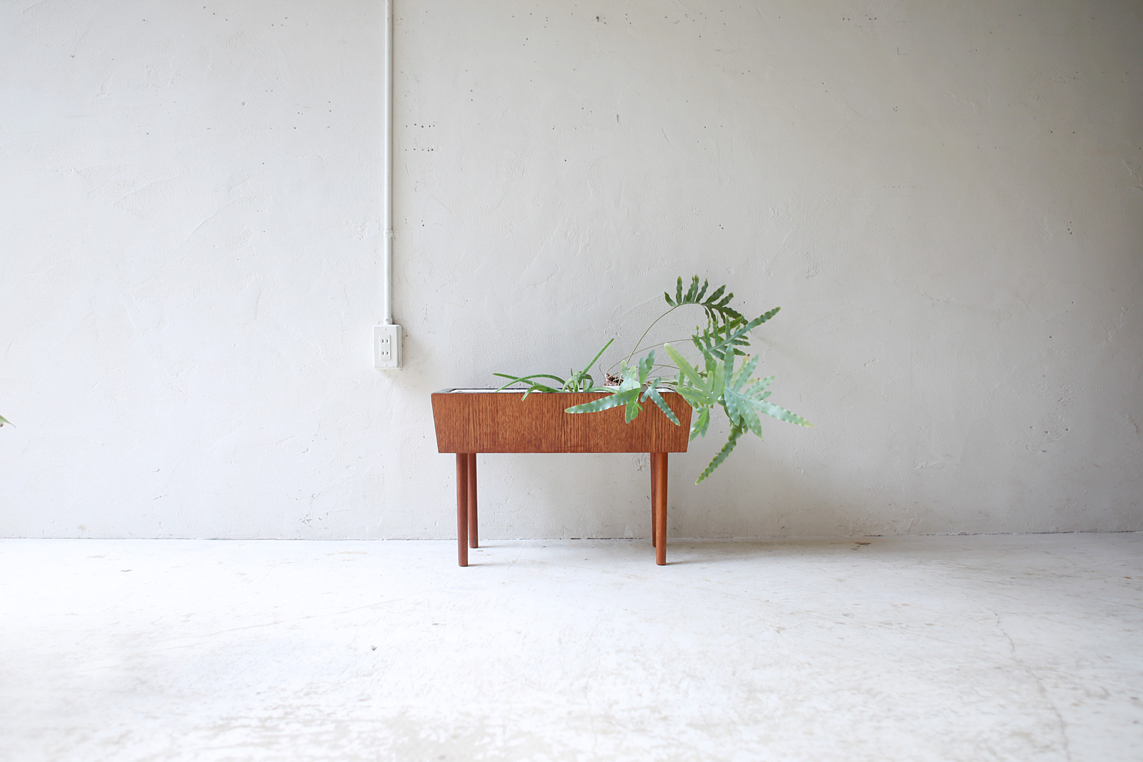 Tile top Planter Stand from Denmark (B) | phono | 金沢 北欧 中古