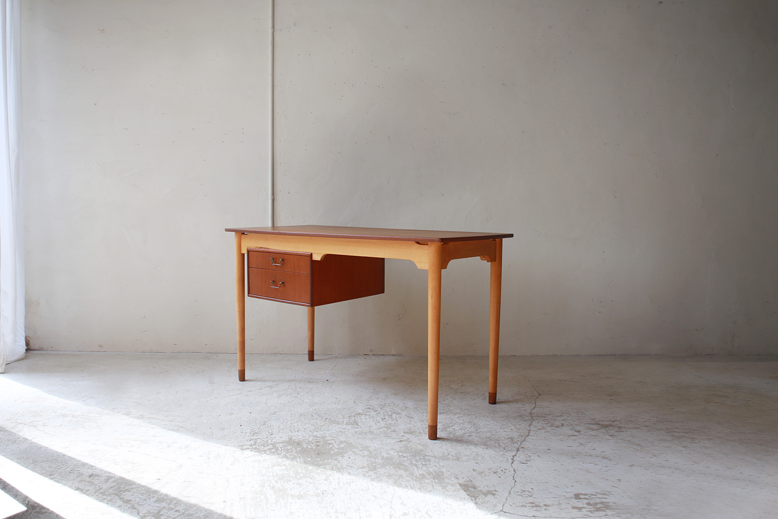 Desk from Denmark | phono | 金沢 北欧 中古家具 / デンマーク