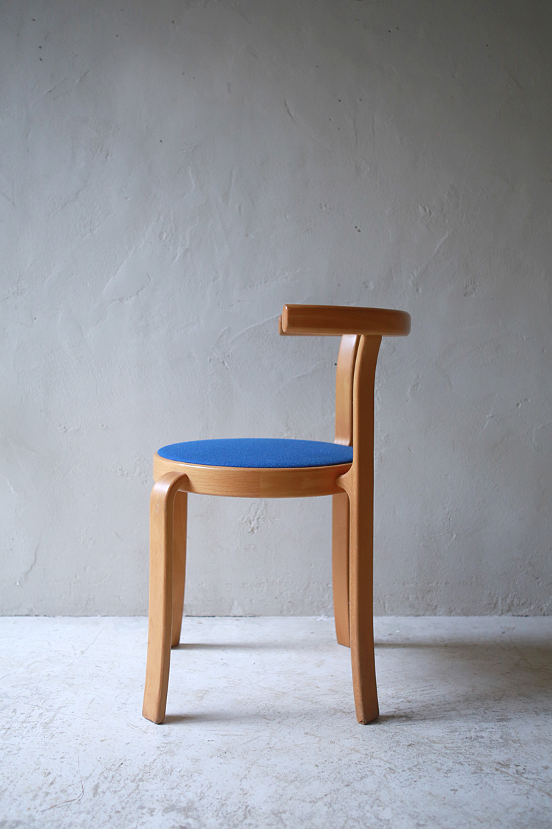 Stacking Chair ” MO8002 ” for Magnus Olsen | phono | 金沢 北欧