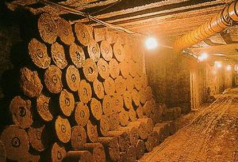 奥能登天然珪藻土 丸和工業 切り出し七輪 串焼き七輪角形 長さ39