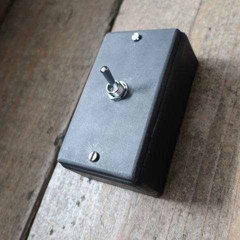 人気のトグルスイッチと合わせて使いたい スイッチBOX ＜ Ruts