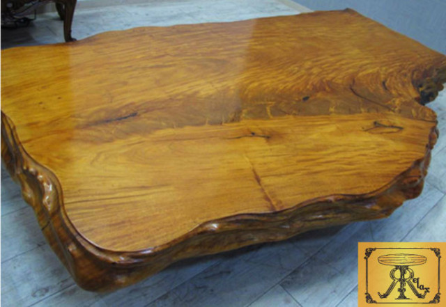 天然の一枚板】花梨 特大座卓 出張買取 （ その他ブランド家具）の買取