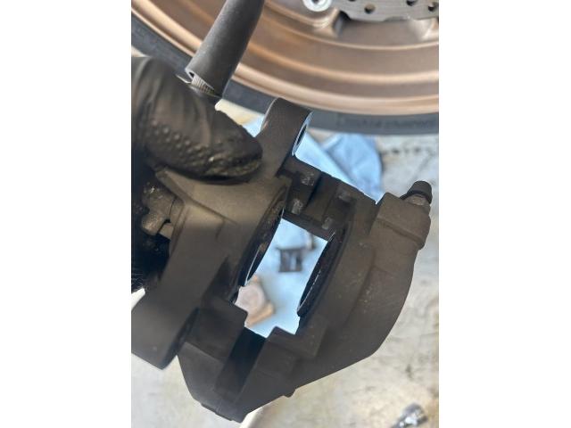 ZZR1400 フロント リヤブレーキキャリパー分解洗浄 神戸市西区