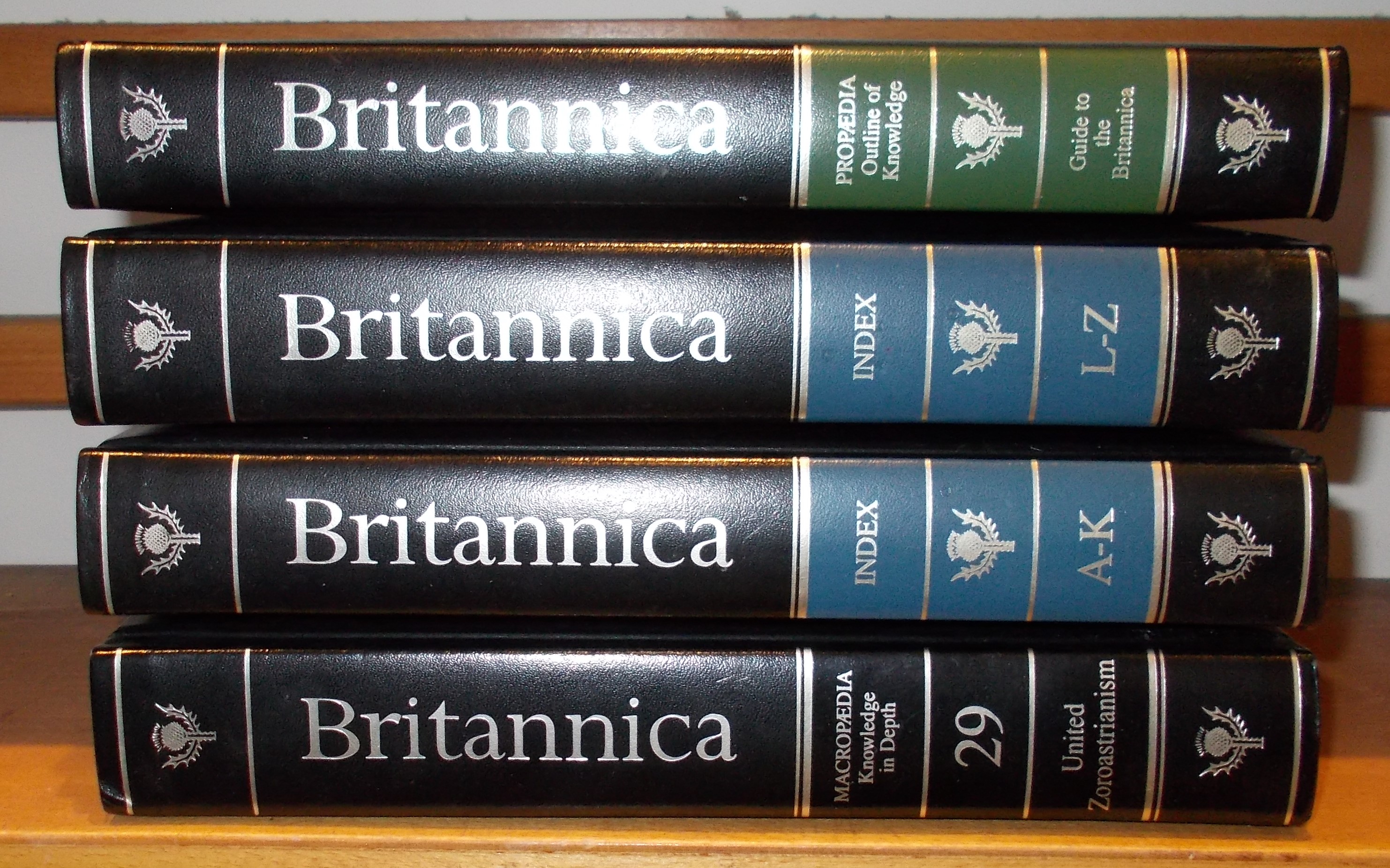 The New Encyclopaedia Britannica [ Complete Set 32 Volumes ] by