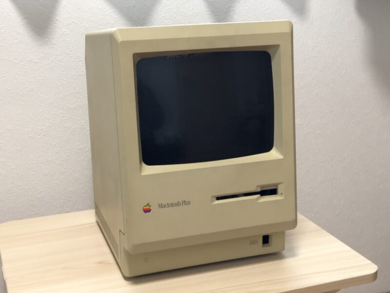 Apple Macintosh Plusを液晶化とMac Miniでアップグレードする方法