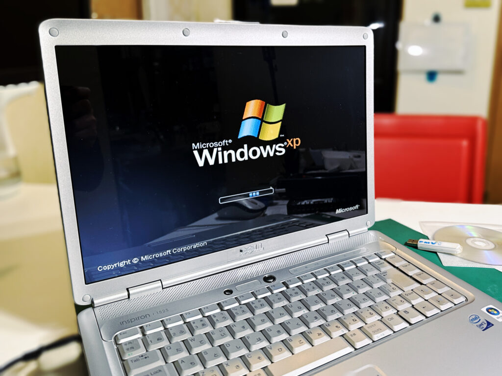 WindowsXPを2024年でも使う！VistaのノートパソコンでSSD換装で爆速XP