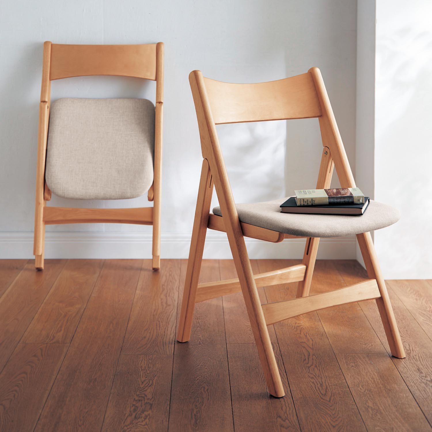 丸みがやさしい折りたたみチェア2脚セット（ダイニングチェア