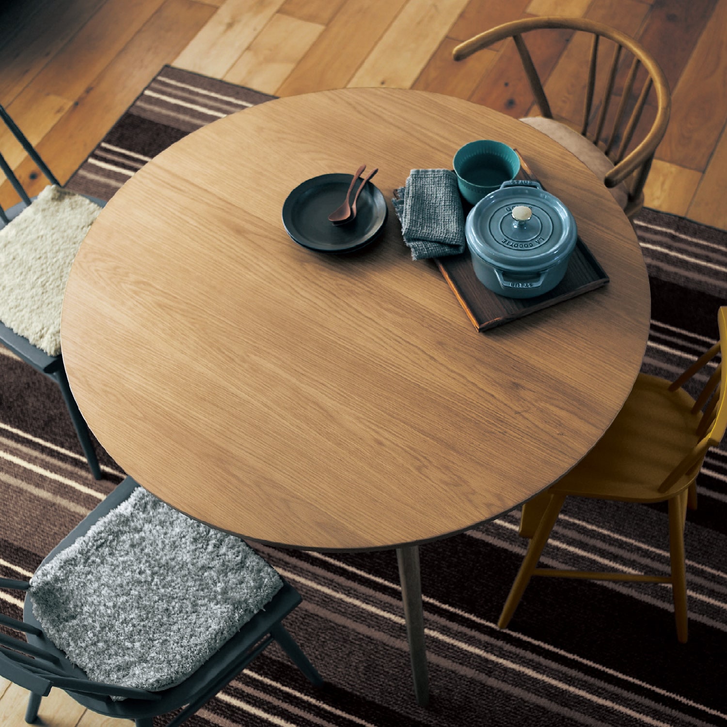 集える円形ダイニングテーブル（ダイニングテーブル/セット）｜(BELLE