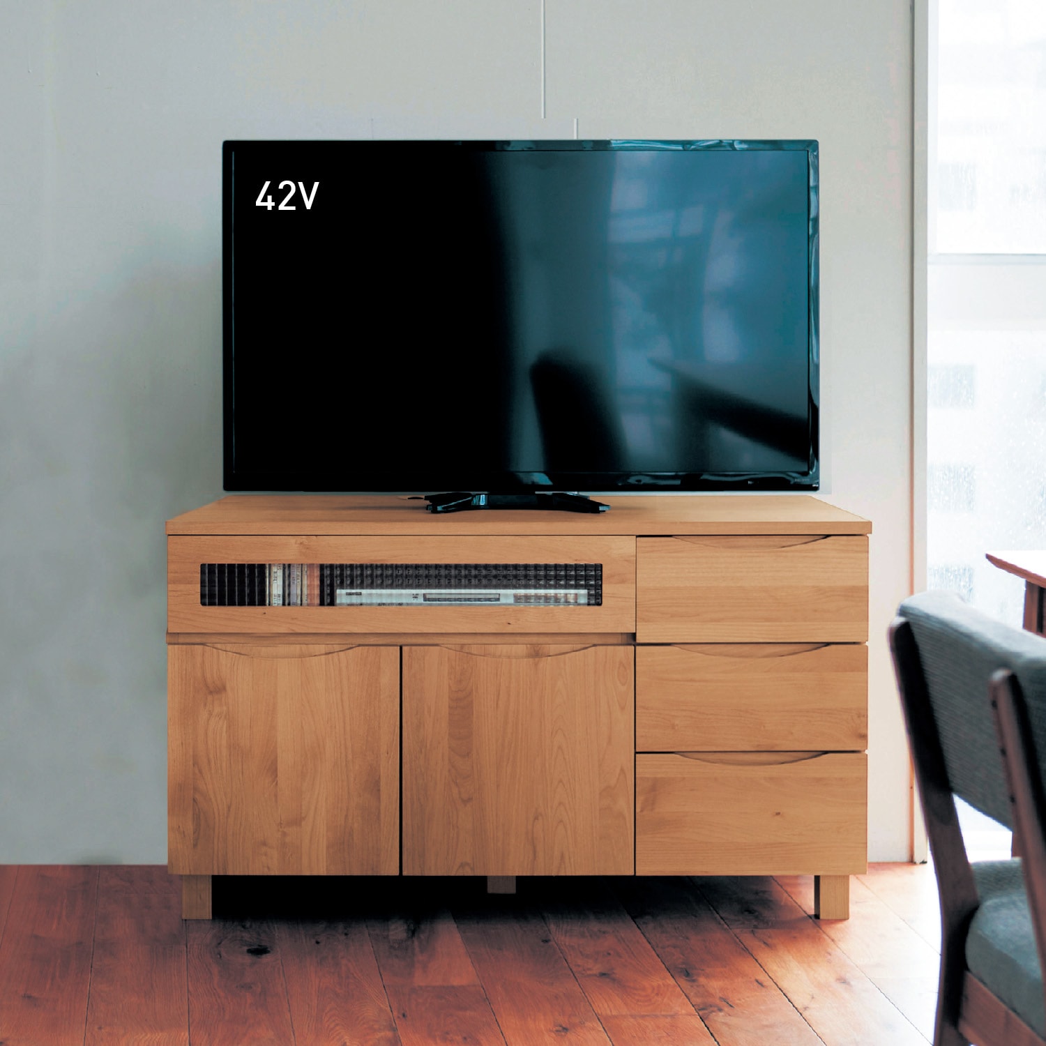 あたたかみのあるアルダー材のテレビ台（テレビ台/テレビボード