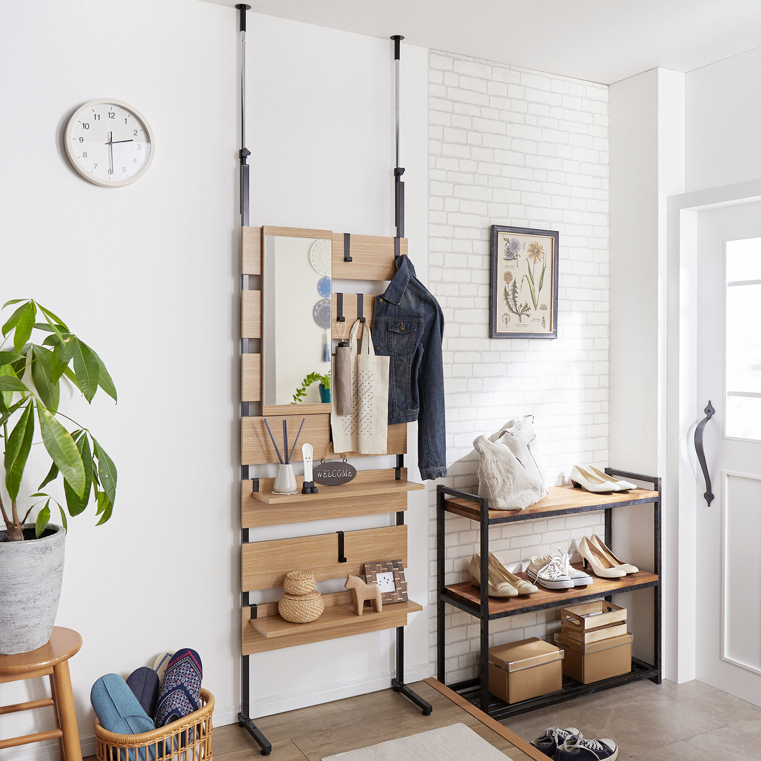 ミラー付きも選べる！木目・スチールの突っ張りラダーラック（壁面収納