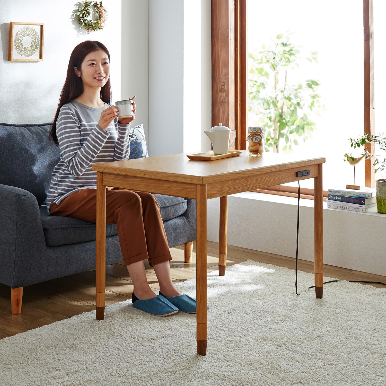 ソファー前にちょうどいい1人用こたつテーブル 【コンセント・こたつ