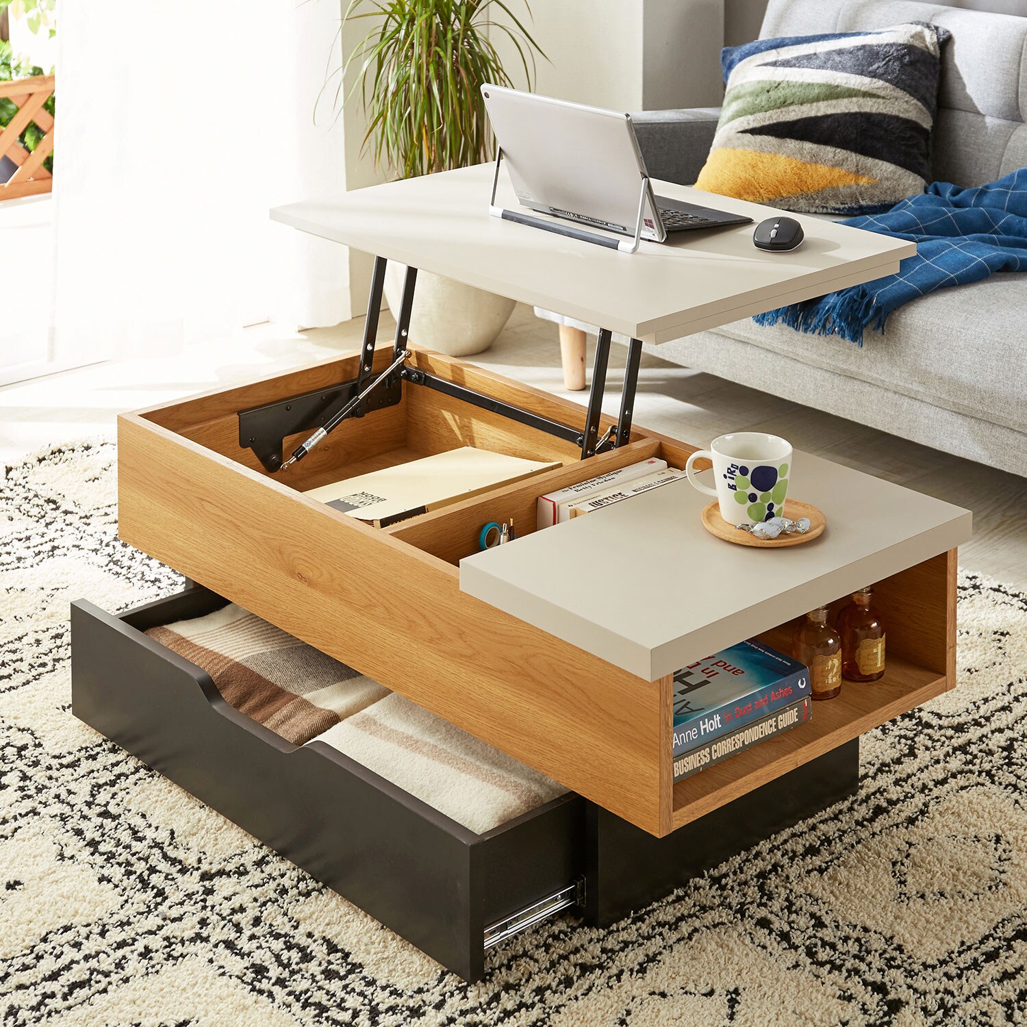 日本製］作業がしやすい！収納力のある天板昇降式リビングテーブル