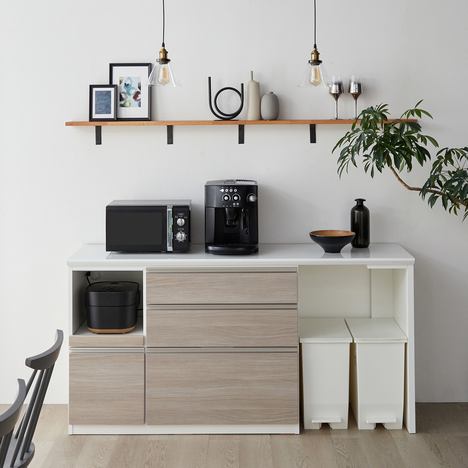 グレージュ木目のユニットキッチンカウンター＜幅97.5～175.5cm