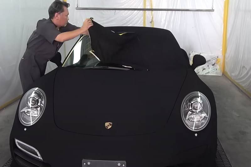 世界一黒い車！「真・黒色無双」でポルシェを全塗装してみました
